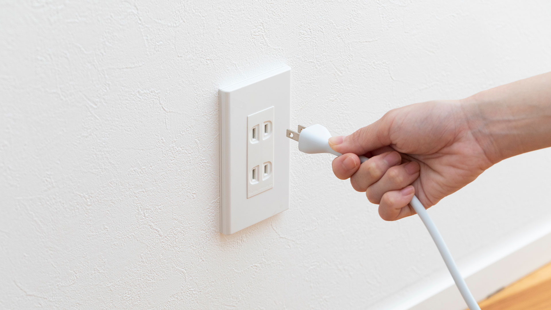 outlet-plug